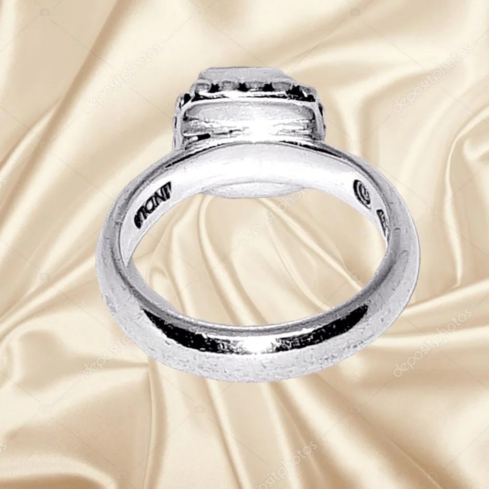Silpada Sterling pSilver and Pearl Button Frame Ring. Size 5.75 NWOT